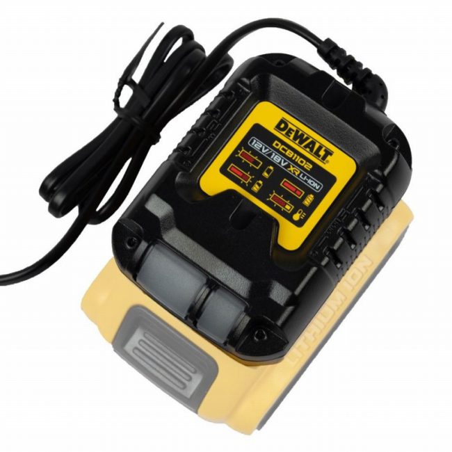 DeWalt DCB1102 240V 12V/18V Compact Battery Charger - Image 3