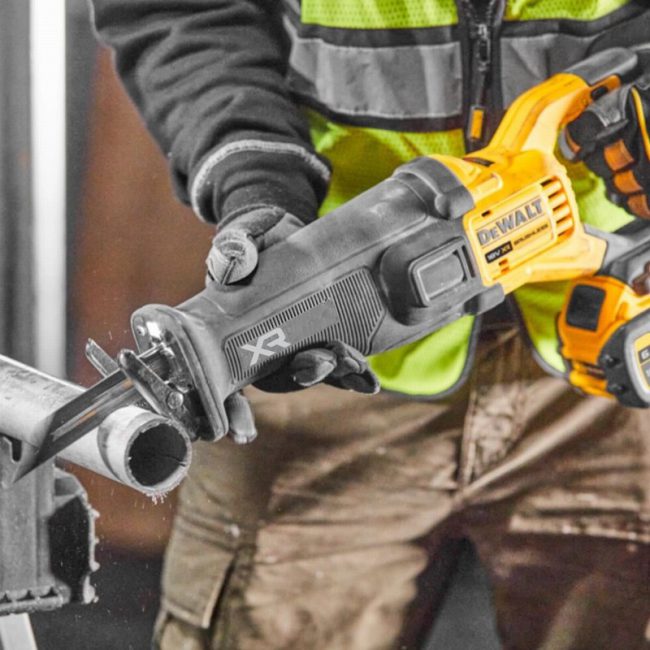 DeWalt DCS386N 18v XR Flexvolt Power Reciprocation Saw - Body - Image 7