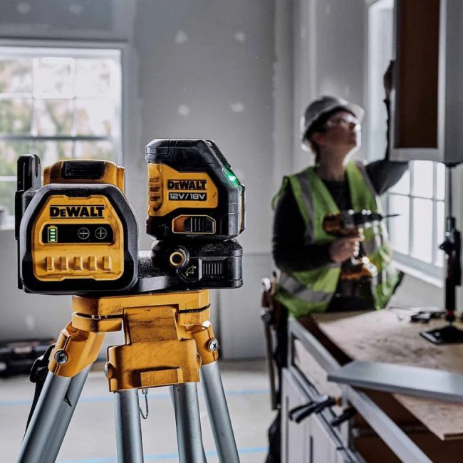 DeWalt DCE088D1G18-GB 18v 2Ah 18V Manual Cross Spot Line Laser - Image 5